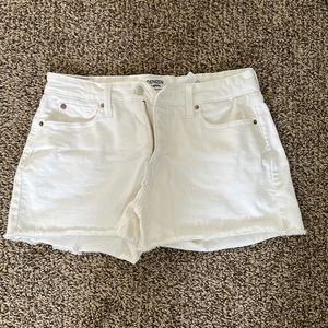 White levis shorts